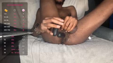 Snapshot of hottee1992 chatting on 01/26/25, 01:09 BlackEdge online show from 01/26/25, 01:09