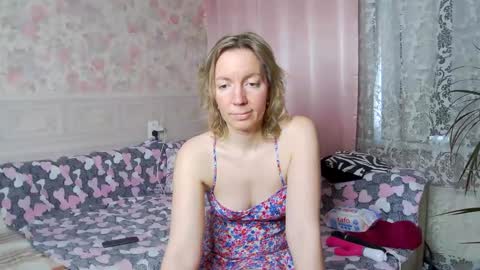 Snapshot of hotteramanda chatting on 03/12/25, 03:35 Amanda online show from 03/12/25, 03:35