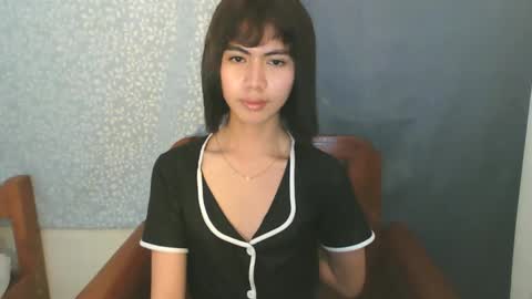 hottestdella69 online show from 10/29/25, 03:47