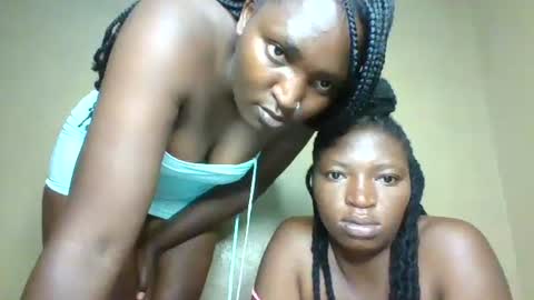 Snapshot of hottie_amor chatting on 10/23/25, 01:05 AMOR online show from 10/23/25, 01:05