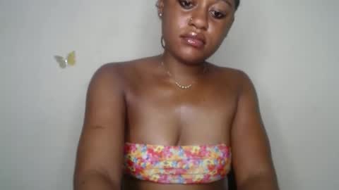 Snapshot of hottie_ebonie chatting on 11/01/25, 11:18 Ella online show from 11/01/25, 11:18