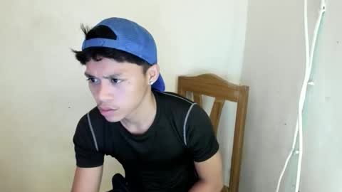 Snapshot of hottie_migs chatting on 05/19/26, 08:48 hottie_migs online show from 05/19/26, 08:48
