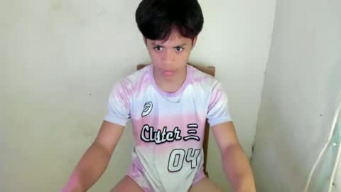 Snapshot of hottie_migs chatting on 06/10/26, 12:11 hottie_migs online show from 06/10/26, 12:11