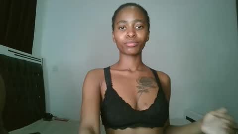 Snapshot of hottie_mistie chatting on 05/31/26, 06:20 hottie_mistie online show from 05/31/26, 06:20