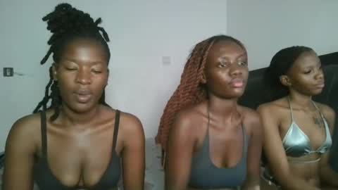 Snapshot of hottie_mistie chatting on 06/25/26, 05:23 hottie_mistie online show from 06/25/26, 05:23