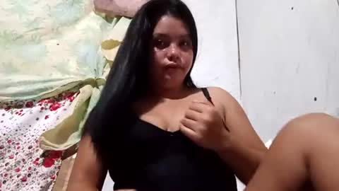 Snapshot of hottie_mommax chatting on 07/17/26, 03:50 Angel online show from 07/17/26, 03:50