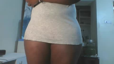 Snapshot of hottie_vera chatting on 12/13/25, 08:14 vera online show from 12/13/25, 08:14