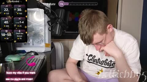 Snapshot of hottiebb95 chatting on 01/23/25, 02:33 Roberts stones online show from 01/23/25, 02:33