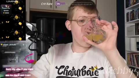 Snapshot of hottiebb95 chatting on 01/23/25, 05:35 Roberts stones online show from 01/23/25, 05:35