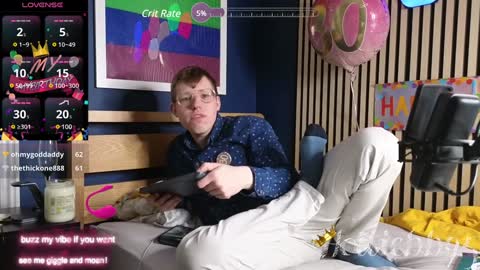 Snapshot of hottiebb95 chatting on 02/02/25, 03:54 Roberts stones online show from 02/02/25, 03:54