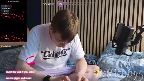 Snapshot of hottiebb95 chatting on 02/27/25, 03:37 Roberts stones online show from 02/27/25, 03:37