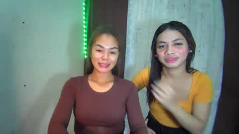 Snapshot of hottiescummerx chatting on 12/10/24, 06:33 N I C A online show from 12/10/24, 06:33