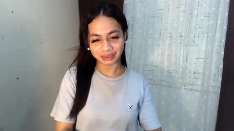 Snapshot of hottiescummerx chatting on 12/24/24, 06:11 N I C A online show from 12/24/24, 06:11