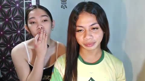 Snapshot of hottiescummerx chatting on 01/11/25, 01:32 N I C A online show from 01/11/25, 01:32