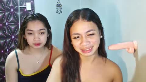 Snapshot of hottiescummerx chatting on 01/19/25, 05:07 N I C A online show from 01/19/25, 05:07