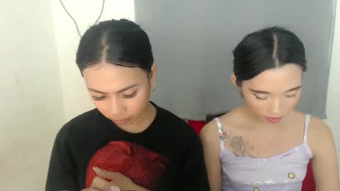 Snapshot of hottiescummerx chatting on 10/16/25, 10:49 N I C A online show from 10/16/25, 10:49