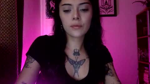 Snapshot of hottietat4u chatting on 02/18/25, 08:47 Tat online show from 02/18/25, 08:47