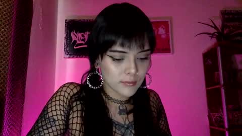 Snapshot of hottietat4u chatting on 02/25/25, 05:58 Tat online show from 02/25/25, 05:58