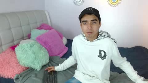 hottiie_guy online show from 11/22/25, 12:15
