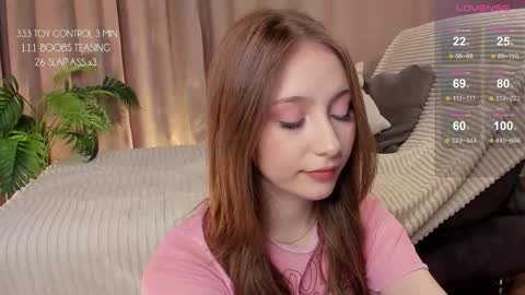 Snapshot of hottpeachh chatting on 09/12/25, 02:39 hottpeachh online show from 09/12/25, 02:39