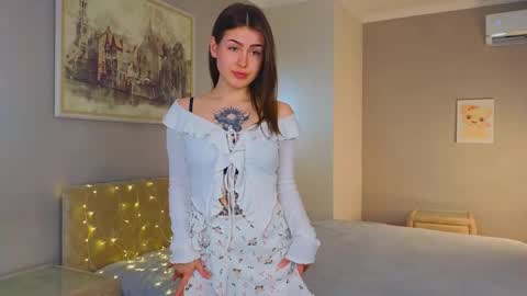 Snapshot of hotttmolly_ chatting on 04/22/26, 01:12 Molly HottMolly online show from 04/22/26, 01:12