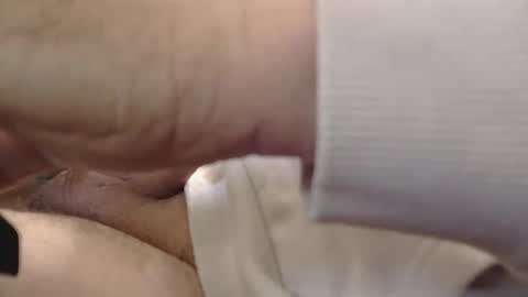 Snapshot of hottub1 chatting on 04/21/26, 11:16 hottub1 online show from 04/21/26, 11:16