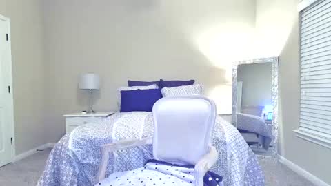 Snapshot of hottxgilf chatting on 11/08/25, 04:34 Maggie online show from 11/08/25, 04:34