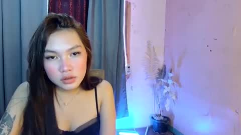 Snapshot of hotty_cassie chatting on 09/19/25, 10:43 cassie online show from 09/19/25, 10:43