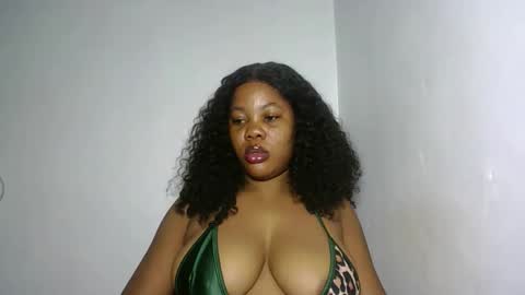 hotty_lora889 online show from 02/22/26, 08:02