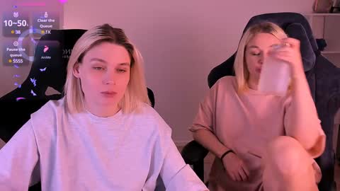 Snapshot of hottyblonds chatting on 12/01/24, 05:02 Nessie and Jessie online show from 12/01/24, 05:02