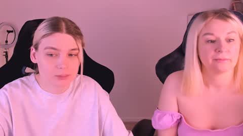 Snapshot of hottyblonds chatting on 01/02/25, 07:40 Nessie and Jessie online show from 01/02/25, 07:40