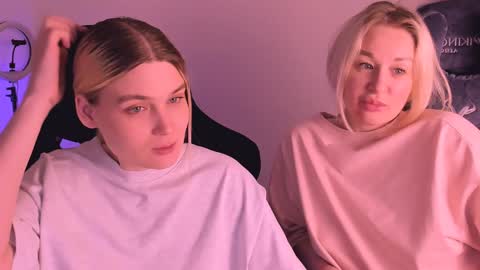 Snapshot of hottyblonds chatting on 01/06/25, 02:04 Nessie and Jessie online show from 01/06/25, 02:04