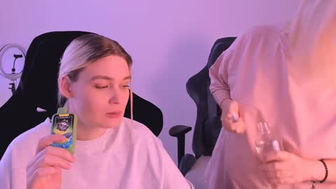 Snapshot of hottyblonds chatting on 01/12/25, 10:12 Nessie and Jessie online show from 01/12/25, 10:12