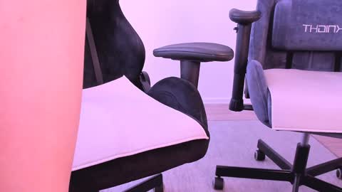 Snapshot of hottyblonds chatting on 01/13/25, 10:03 Nessie and Jessie online show from 01/13/25, 10:03