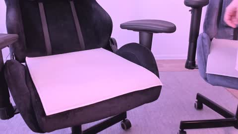 Snapshot of hottyblonds chatting on 01/26/25, 07:32 Nessie and Jessie online show from 01/26/25, 07:32