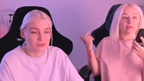 Snapshot of hottyblonds chatting on 01/27/25, 09:55 Nessie and Jessie online show from 01/27/25, 09:55