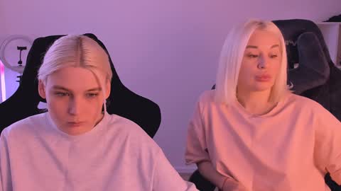 Snapshot of hottyblonds chatting on 02/03/25, 12:14 Nessie and Jessie online show from 02/03/25, 12:14