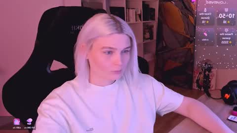 Snapshot of hottyblonds chatting on 02/17/25, 03:20 Nessie and Jessie online show from 02/17/25, 03:20