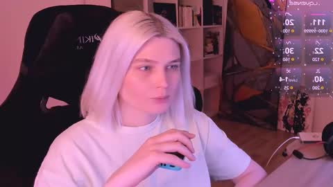 Snapshot of hottyblonds chatting on 02/17/25, 06:26 Nessie and Jessie online show from 02/17/25, 06:26