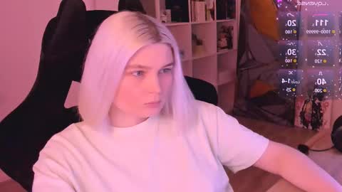 Snapshot of hottyblonds chatting on 02/18/25, 03:10 Nessie and Jessie online show from 02/18/25, 03:10