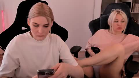 Snapshot of hottyblonds chatting on 03/08/25, 10:00 Nessie and Jessie online show from 03/08/25, 10:00