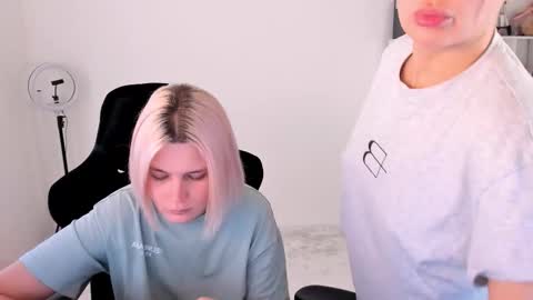 Snapshot of hottyblonds chatting on 11/08/25, 10:59 Nessie and Jessie online show from 11/08/25, 10:59