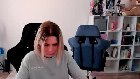 Snapshot of hottyblonds chatting on 03/13/26, 11:39 Nessie and Jessie online show from 03/13/26, 11:39