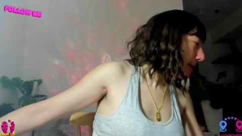 Snapshot of hottycrishinaxx chatting on 02/07/25, 03:01 crishinahotty online show from 02/07/25, 03:01