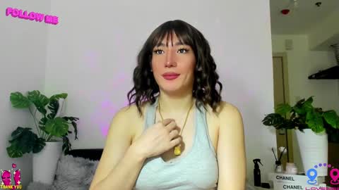 Snapshot of hottycrishinaxx chatting on 02/23/25, 06:07 crishinahotty online show from 02/23/25, 06:07