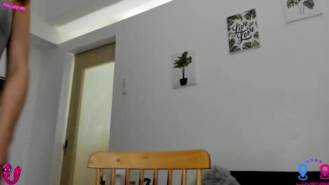 Snapshot of hottycrishinaxx chatting on 10/12/25, 04:44 crishinahotty online show from 10/12/25, 04:44