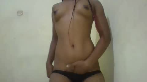 Snapshot of hotvanessa98 chatting on 05/04/26, 04:47 hotvanessa98 online show from 05/04/26, 04:47