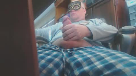 Snapshot of howardtheduc chatting on 01/25/25, 03:41 Howard817 online show from 01/25/25, 03:41