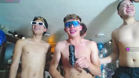 Snapshot of howents chatting on 12/10/24, 03:41 HOWENTS online show from 12/10/24, 03:41