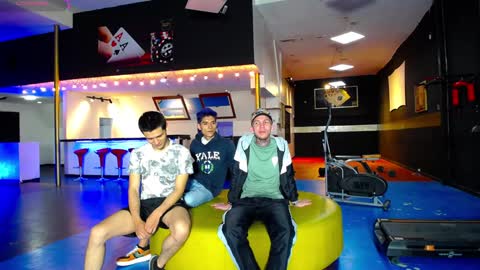 Snapshot of howents chatting on 01/24/25, 01:13 HOWENTS online show from 01/24/25, 01:13